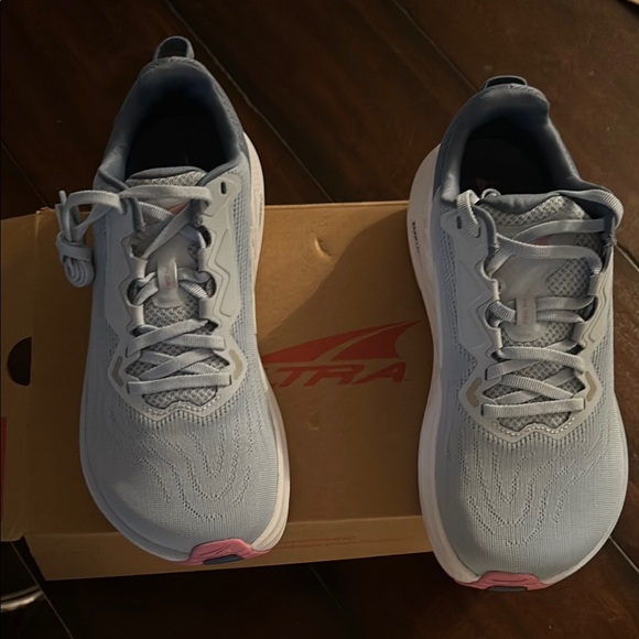 Women's Altra FWD Via Blue and Pink Athletic Shoes - Picture 2 of 8